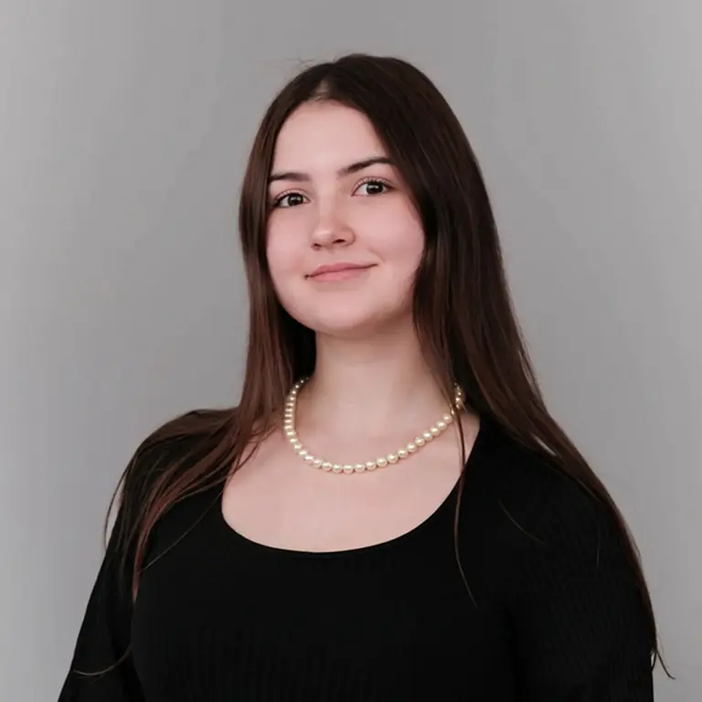 Alina, UX/UI & Motion Designer